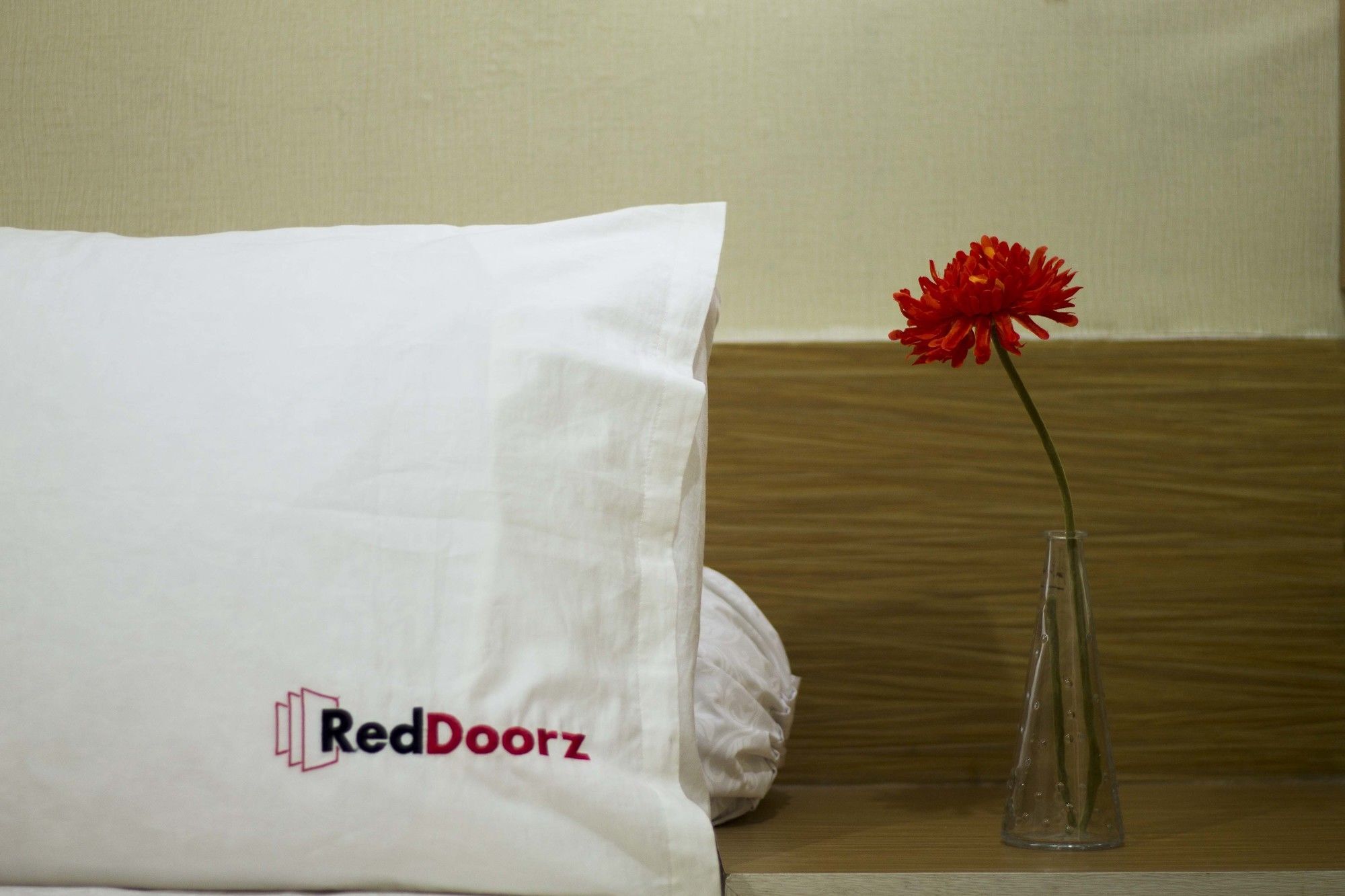 Reddoorz Near Hyperpoint Pasteur Hotell Bandung Exteriör bild