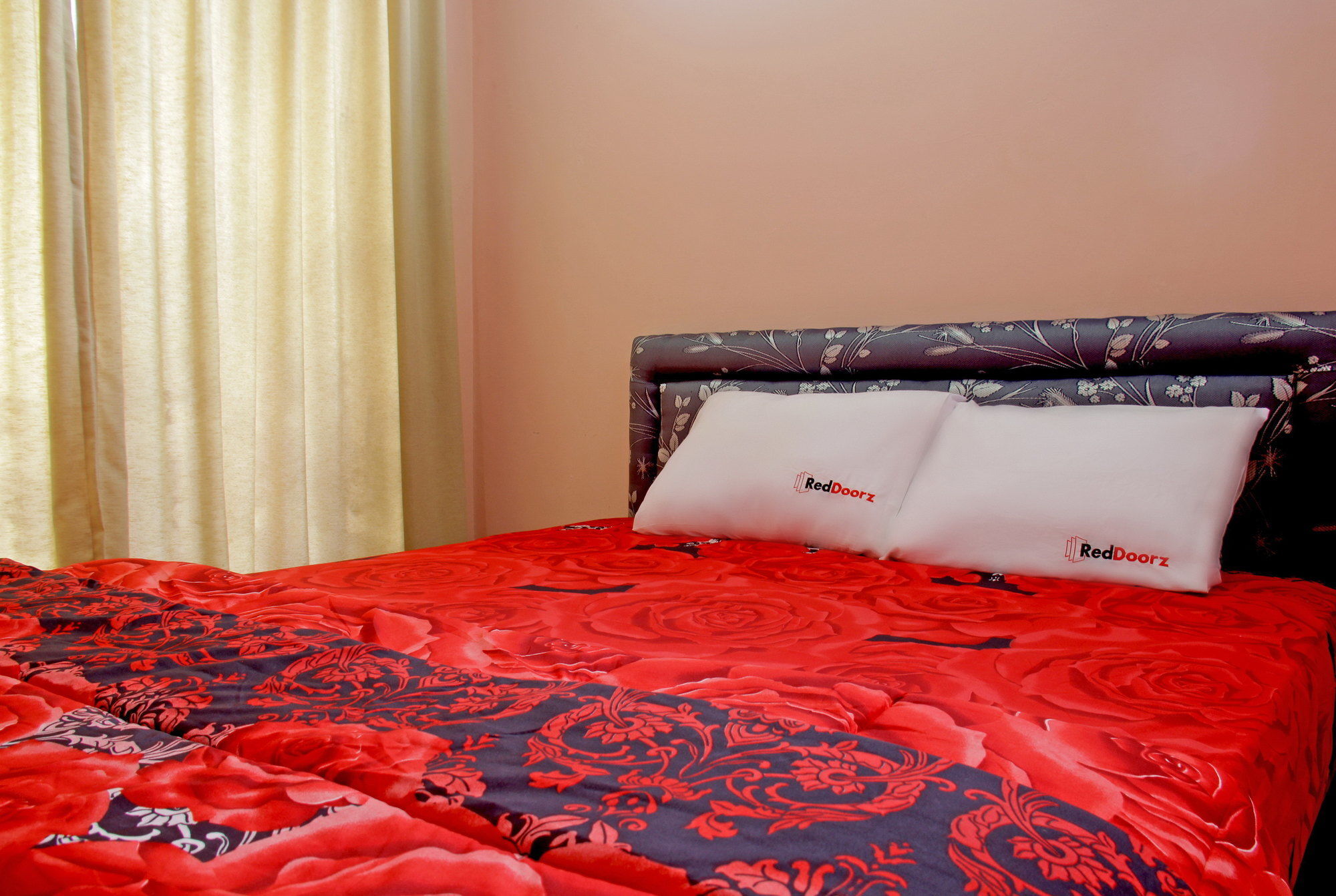 Reddoorz Near Hyperpoint Pasteur Hotell Bandung Exteriör bild